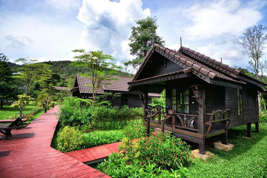 Montania Lifestyle Hotel Khao Sok National Park Esterno foto